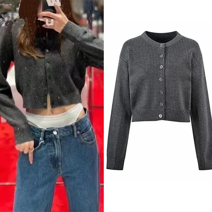 

Круглый вязаный свитер с нежным гигантским логотипом Ne. Женская элитная версия. Сверкающие стразы.Бла вязаный открытый кардиган. (18)ด