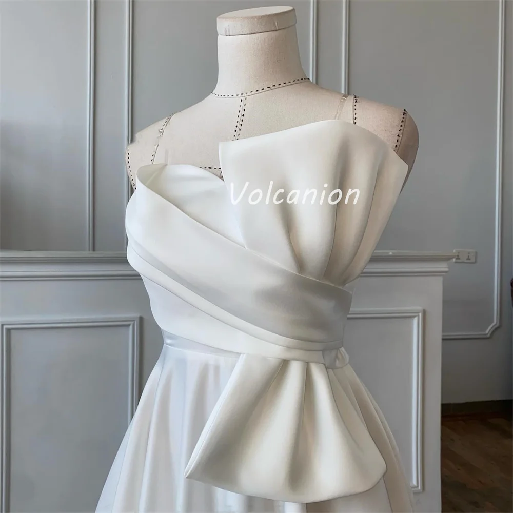 ที่กําหนดเองคุณภาพสูงคลาสสิก Charmeuse Draped A-Line Strapless ชาความยาวชุด Bespoke โอกาส Elegant อย่างเป็นทางการ