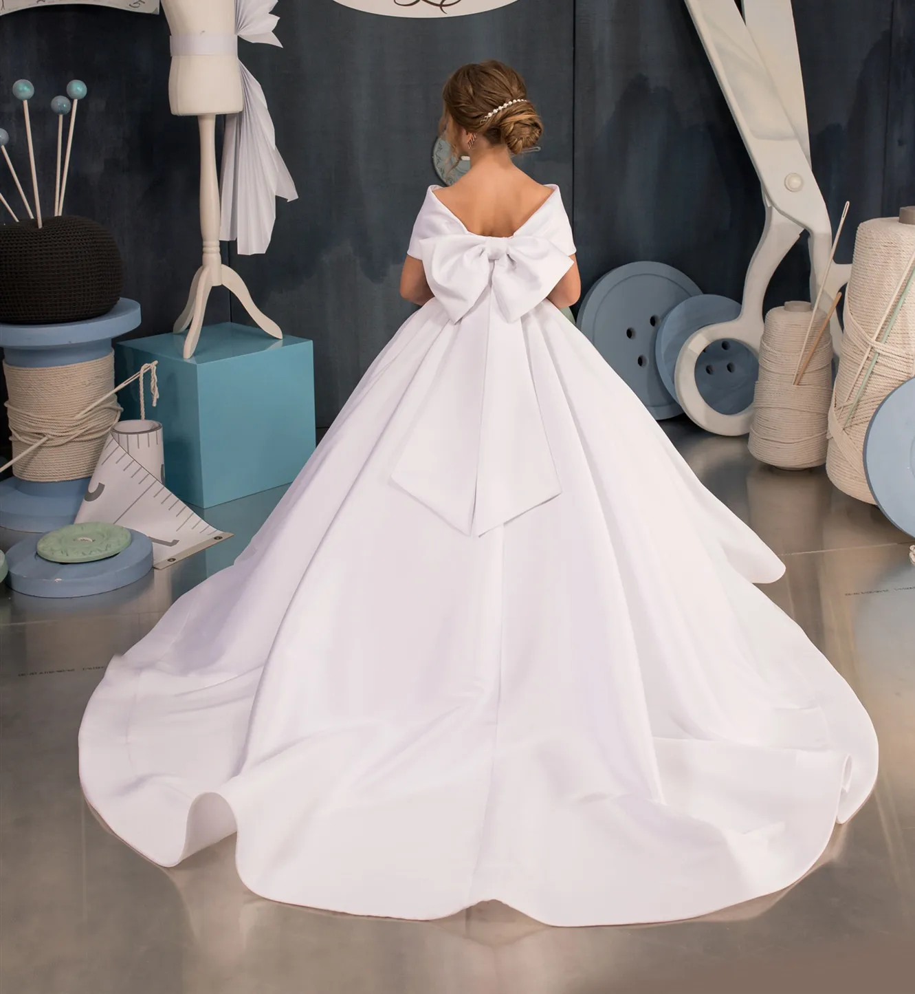 Puffy Handmade Princess Dress Off Shoulder First Communion Dress Cute Kids Dress Party Gown Flower Girl Dresses Wedding Occasion