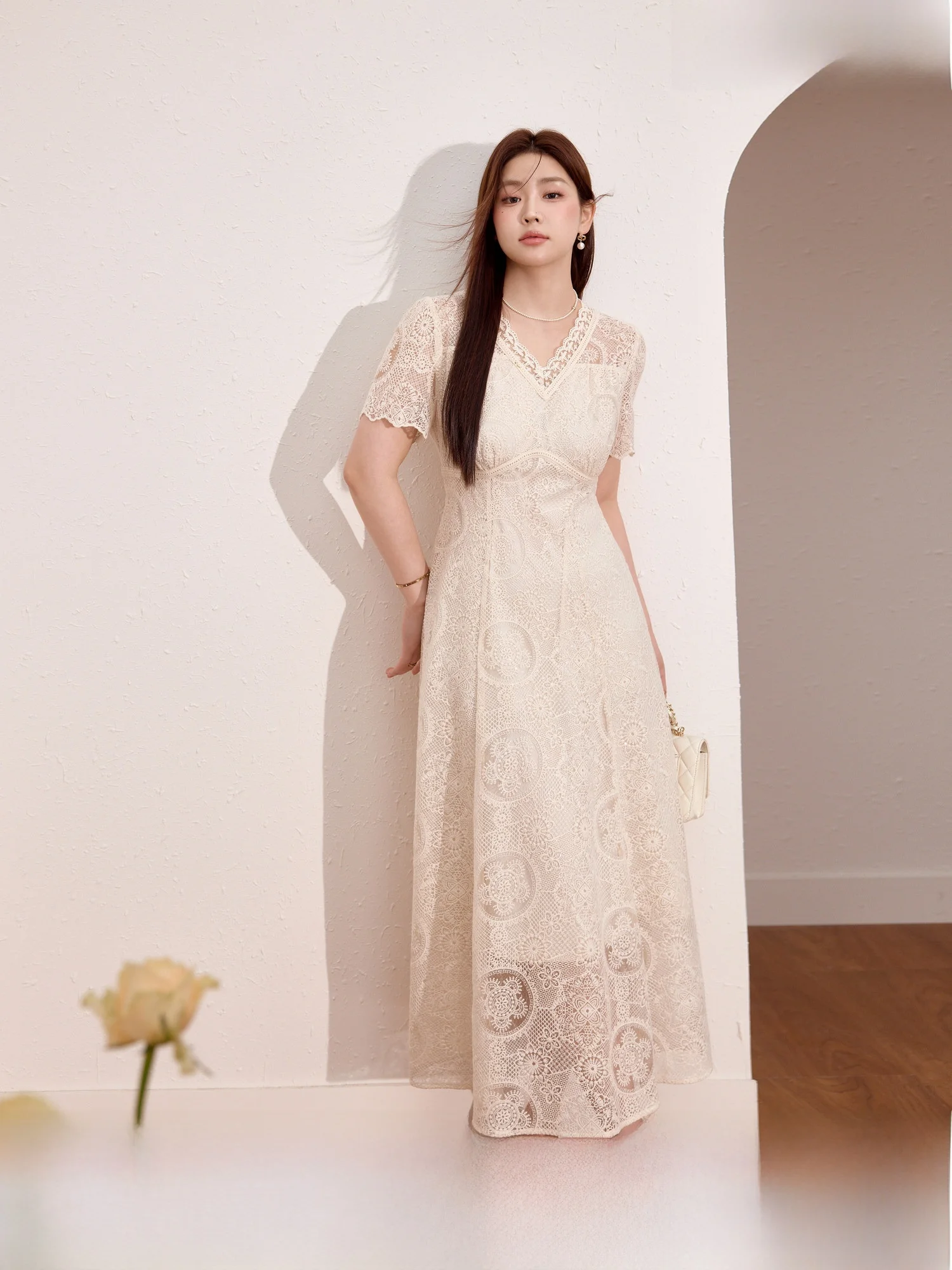 

Летнее женское платье А-силуэта с вышивкой и кружевом, с завышенной талией, скрывающее живот, больших размеров, от Blue Language