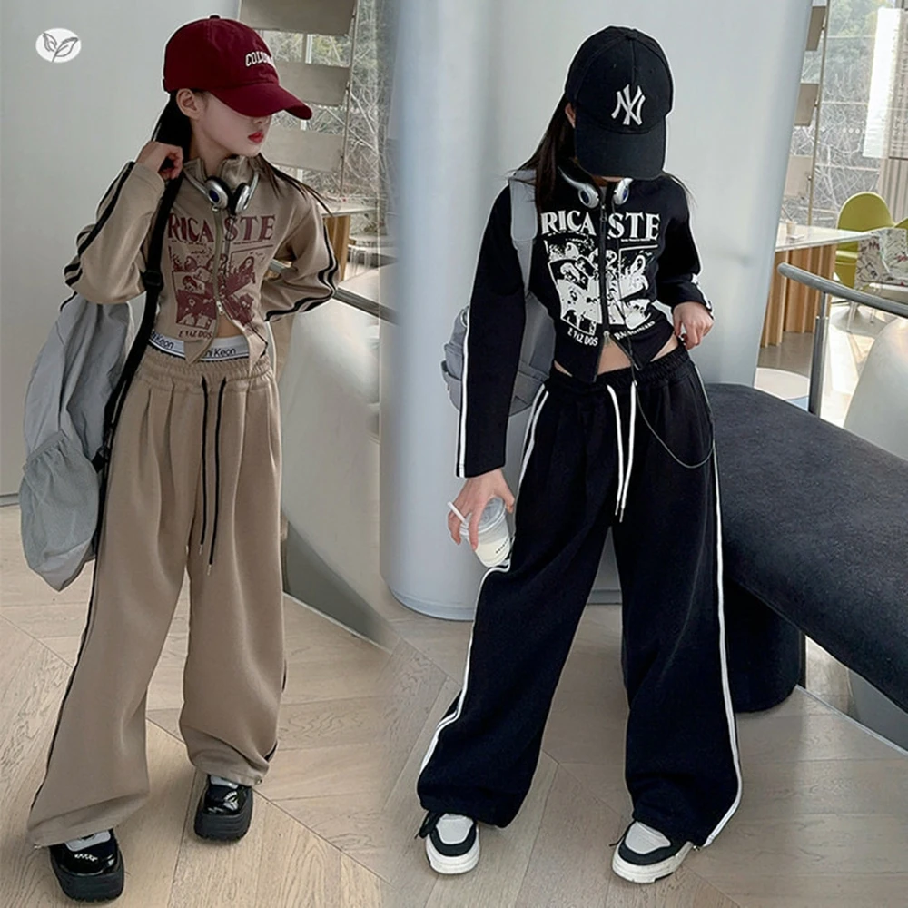 

Популярная одежда для девочек, осенние комплекты с капюшоном, одежда в стиле хип-хоп для маленьких девочек, толстовка, тонкая рубашка, топы + брюки-карго, 2 шт., уличная детская одежда