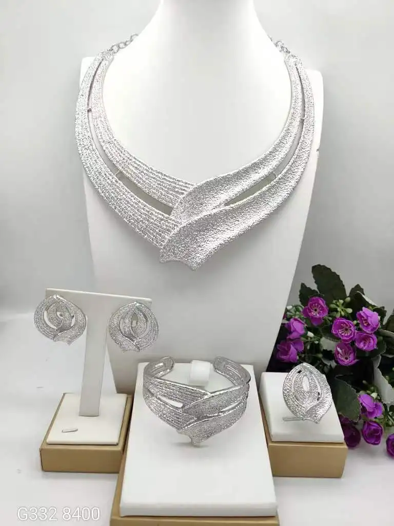 

Yulaili женский сверкающий комплект ювелирных изделий, позолоченные стразы, массивное ожерелье, серьги, браслет, кольцо, аксессуары для вечеринок I0120