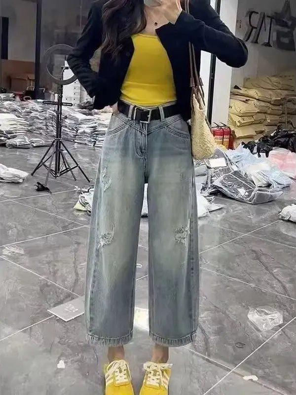 

Женские джинсы-клеш с рваными элементами, большие размеры, для фигуры типа «груша», свободные, утягивающие, укороченные, повседневные, с высокой талией, широкие штанины