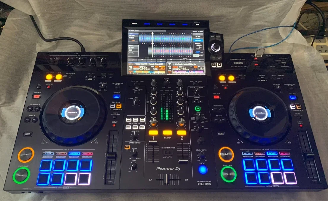 Pioneer XDJ-RX3 DJ Controller System for Rekordbox and Serato DJ Pro
