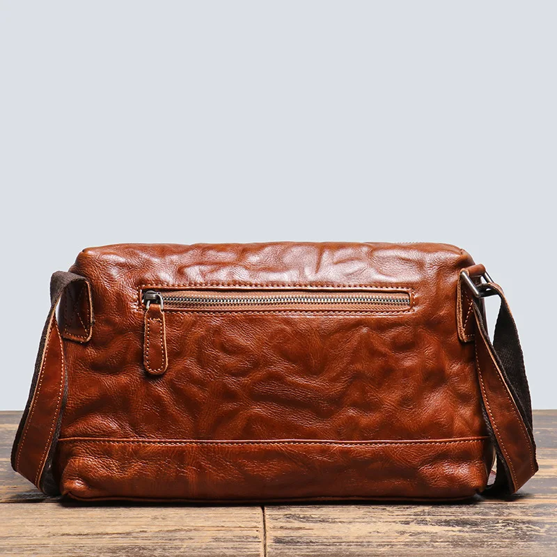 Retro genuine leather men's cowhide single-shoulder postman bag, hand-held large capacity, crossbody iPad storage
