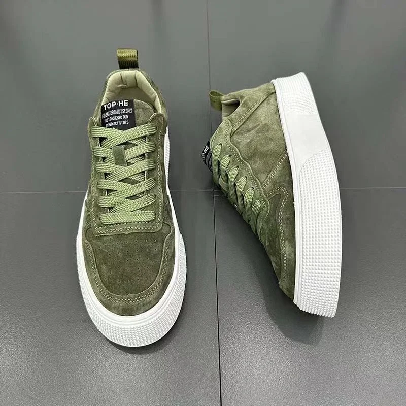 

2026 New Board Shoes for Men Trendy Flat Shoes Lightweight Comfortable Sports Men Shoes Soft Outdoor Walking Shoe Zapatos Para