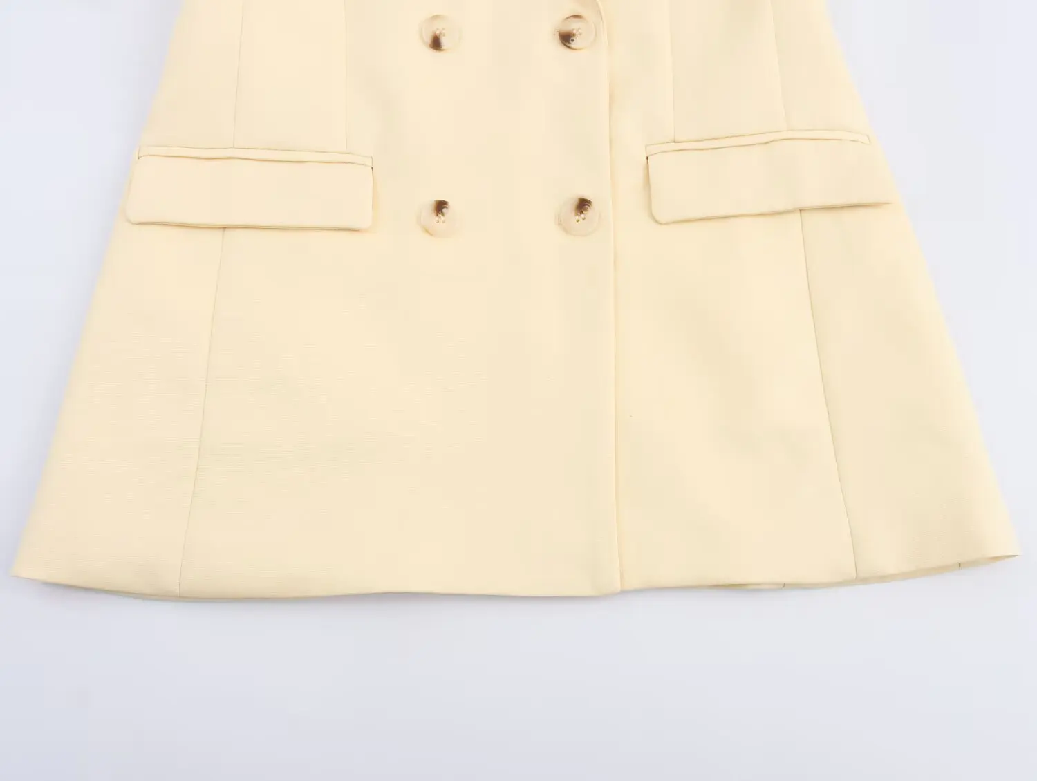 سترة KONDALA Chic 2025 للسيدات للخريف سترات كلاسيكية مزدوجة الصدر وياقة مقلوبة سترة نسائية صفراء عصرية