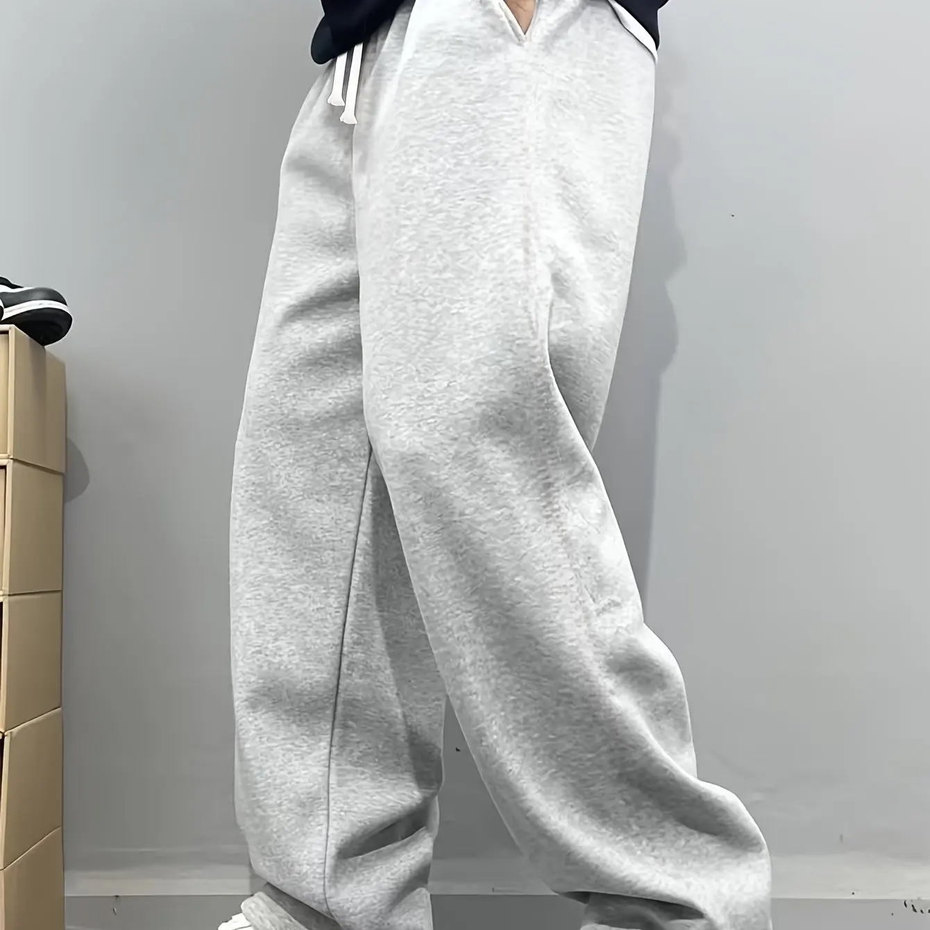 

Men's Heavy-Duty Jogger Pants with Elastic Waist & Drawstring - Wide-Leg Casual Trousers, Belt-Free Design, Mid-Rise