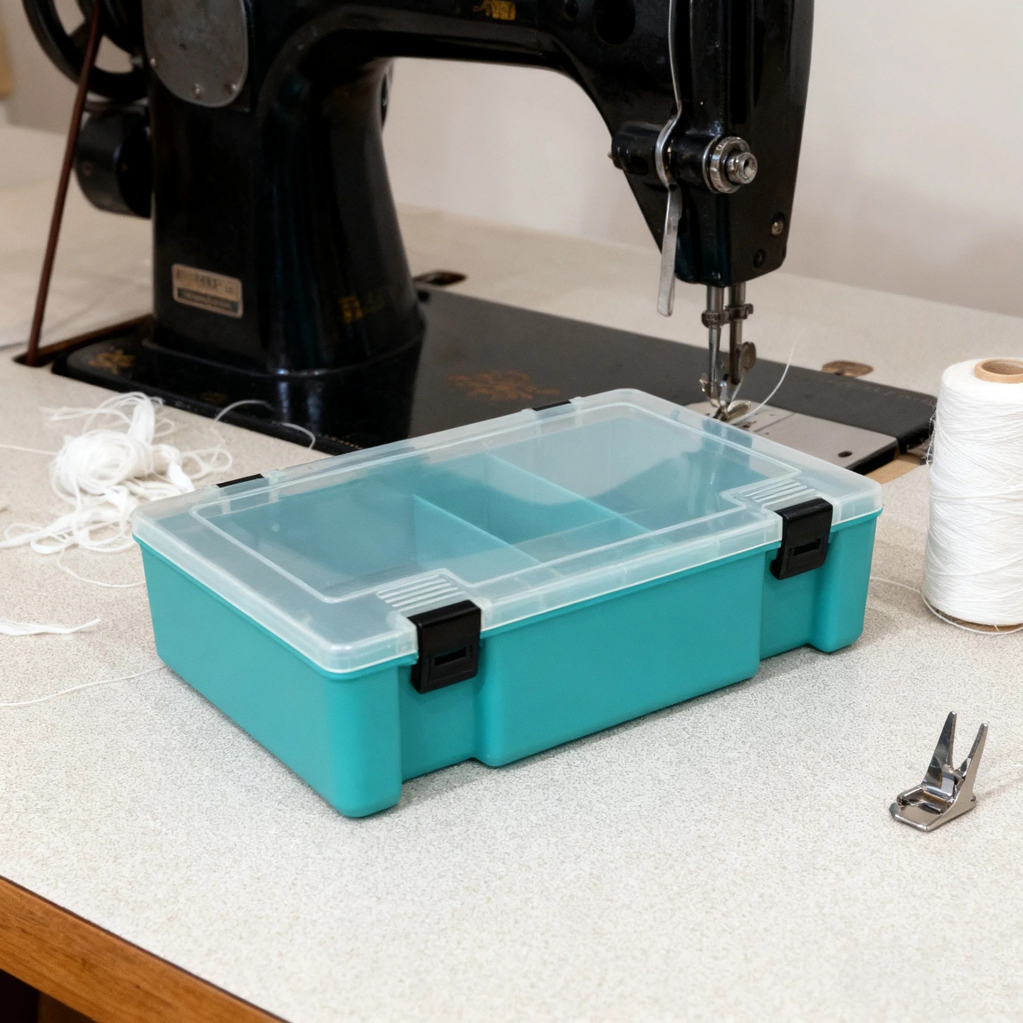 1PC Large Capacity Sewing Thread Storage Box, 20 Rolls Capacity, Transparent Compartments and Tool Organizer- Heavy Duty Plastic