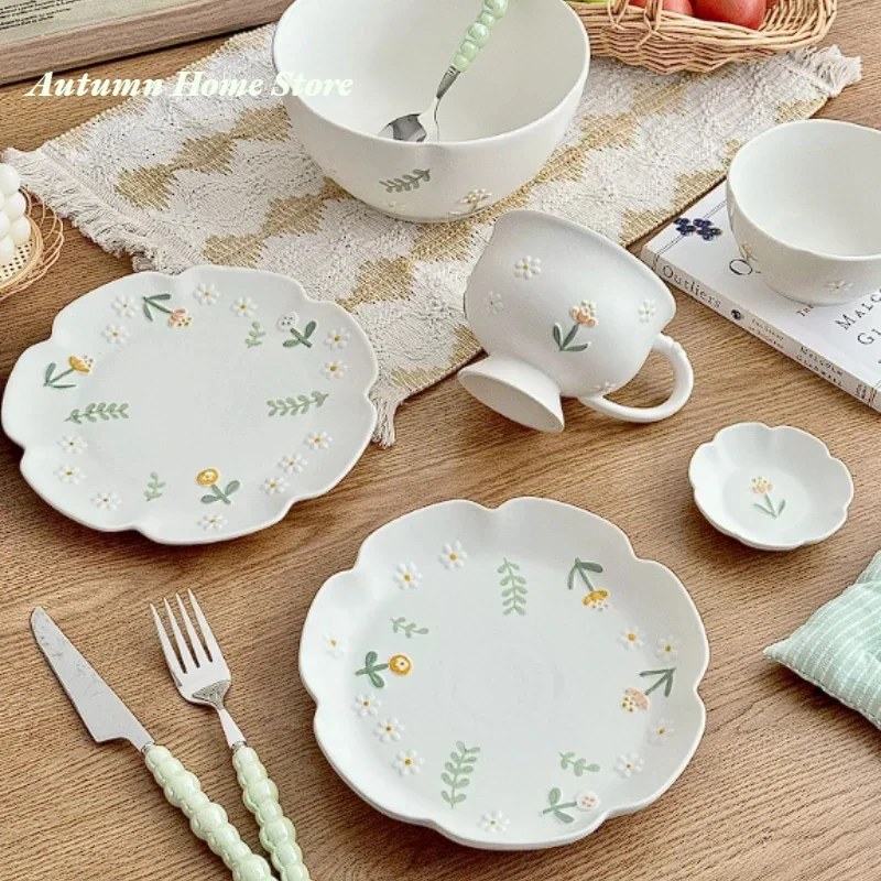 

Japanese Style Daisy Tableware Set Ceramic Underglaze Color Matte Small Fresh Flower Plate ceramic plate