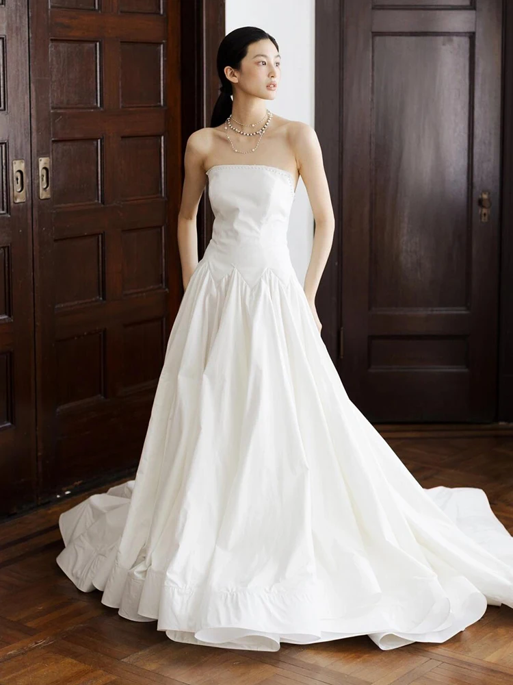 

Ретро-свадебное платье из атласа без бретелек, простое и элегантное, со шлейфом, для выездной свадьбы, из мягкой драпированной ткани, со средней талией