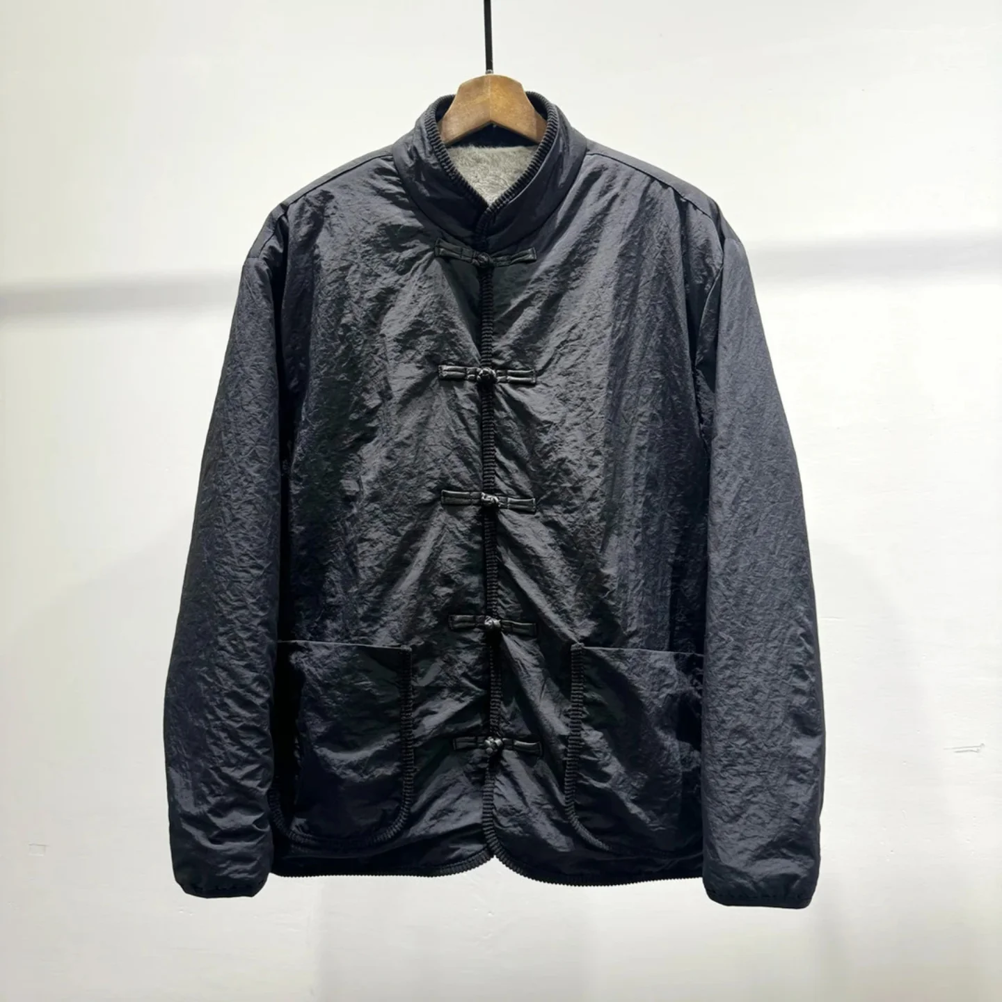 

New Chinese Sle Men's Casual Fce Lined Jaet with Button Design Autumn Winter Faion Outerwear Lightweight Luxury