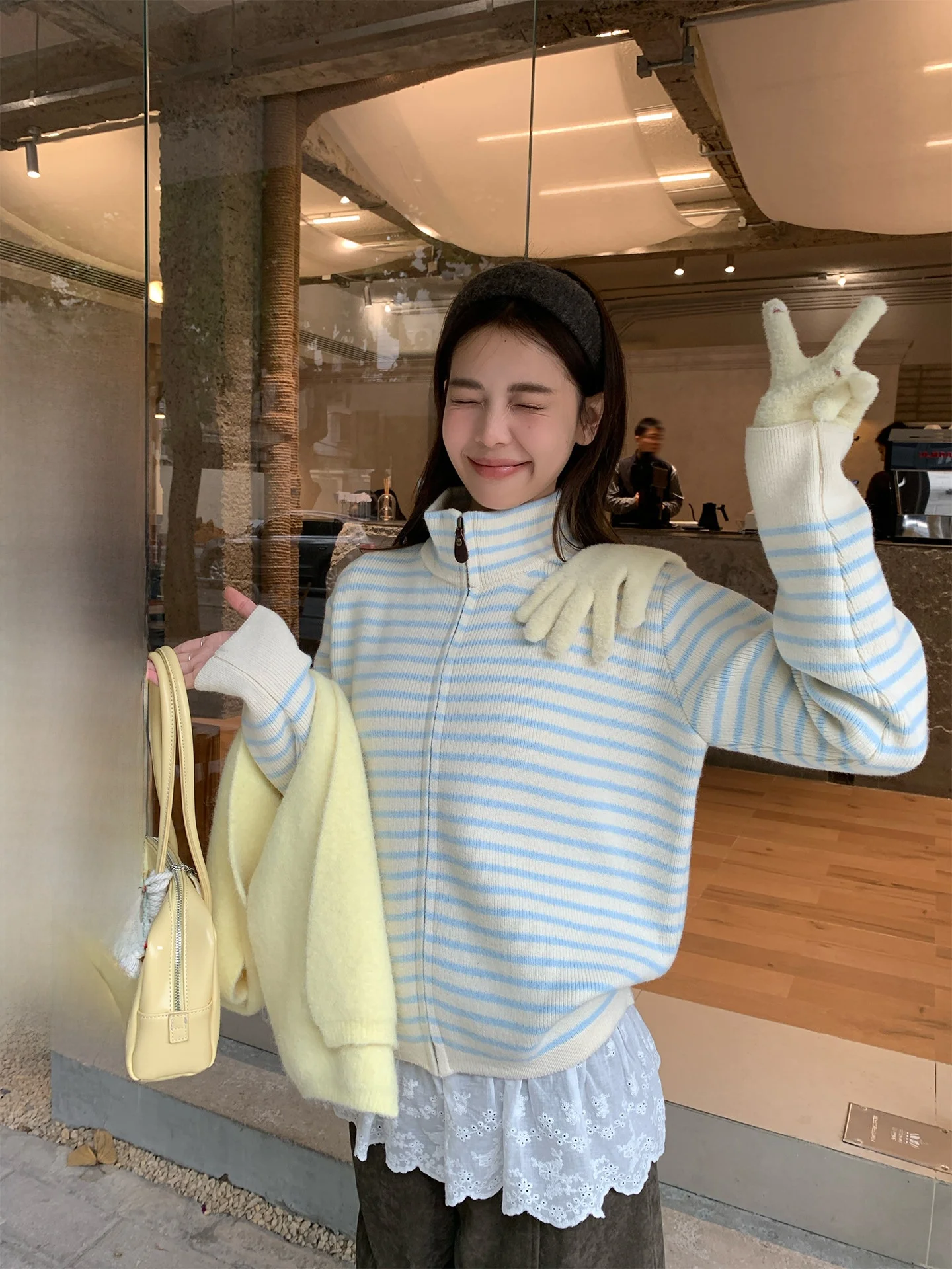 

Свободный вязаный кардиган с высоким воротником для женщин, зимний повседневный топ с дизайнерским акцентом, модный синий в полоску, Szezhongen, для работы и повседневной носки