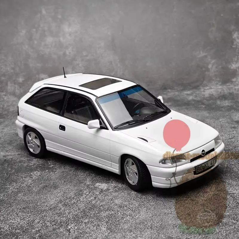 

Коллекционная модель автомобиля NOREV 1/18 Opel Astra GSi 1991 из литого металла, подарок для взрослых