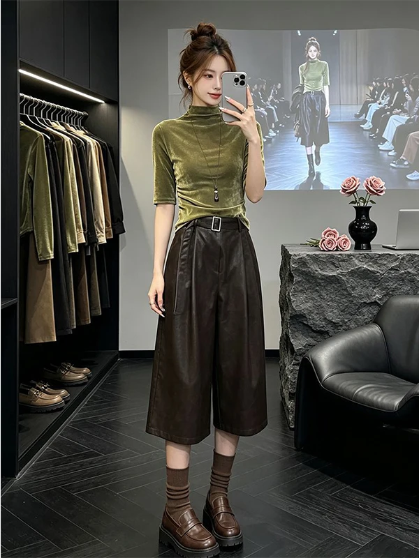 Anti-Aging Velvet Set Women's Casual Style High Waist Pants round Neck Top Two-Piece Suit for Autumn Season Fashionable Ensemble