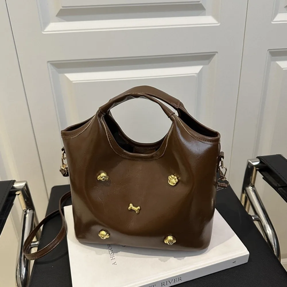 

Повседневная сумка через плечо в корейском стиле, однотонная сумка через плечо с пряжкой, кожаная женская сумка для отдыха с заклепками, рабочая сумка для поездок на работу