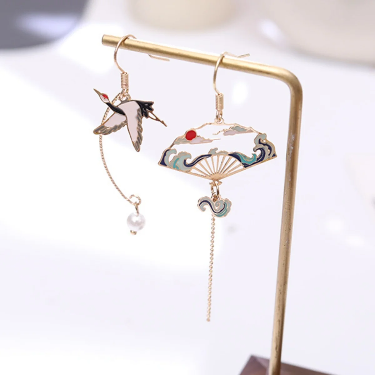 Vintage Enamel Crane Bird Dangle Earrings For Women Men Chinese Style Folding Fan Flying Birds Koi Cat Animal Earrings Jewelry