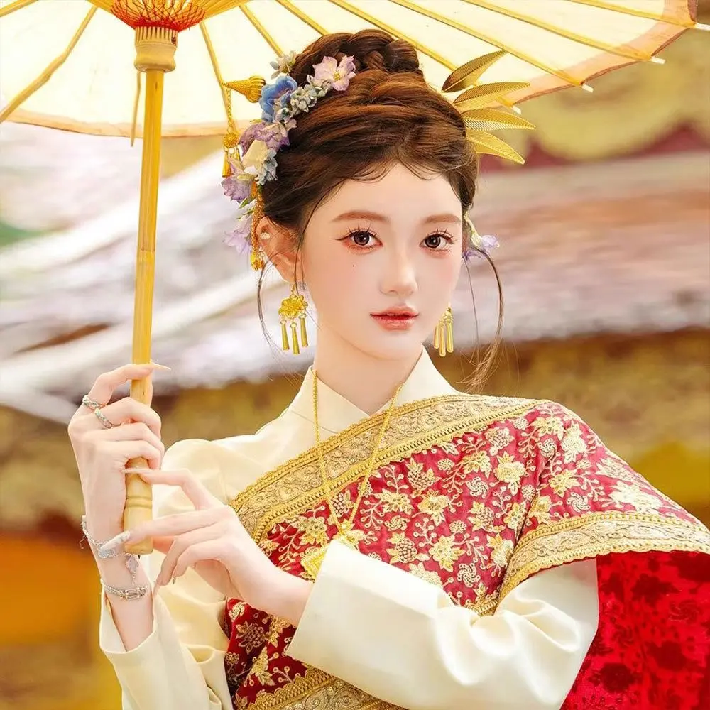 

Ancient Thai Metal Leaves Hairpin Flower Rhinestone Thai Hair Sticks Yunnan The Dai Nationality Headdress