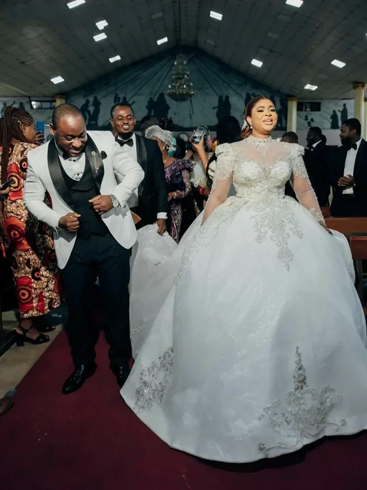 Customized  High Neck Appliques Beads Wedding Dress Chapel Train Long Sleeves Robe De Mariée Ballgown Luxury Bridal Gown