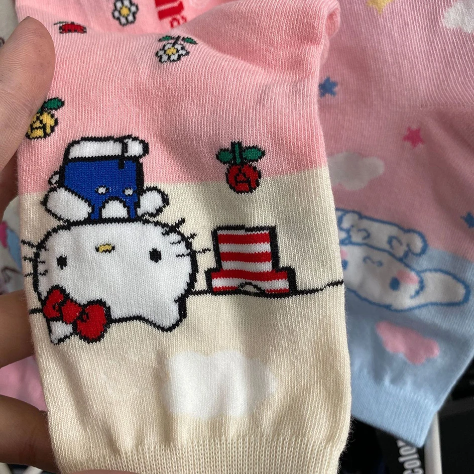 Fashion Sanrio Socks Kawaii Hello Kitty Kuromi Cinnamoroll Cartoon Kawaii Student Stockings Cute Girls Cotton Home Warm Socks