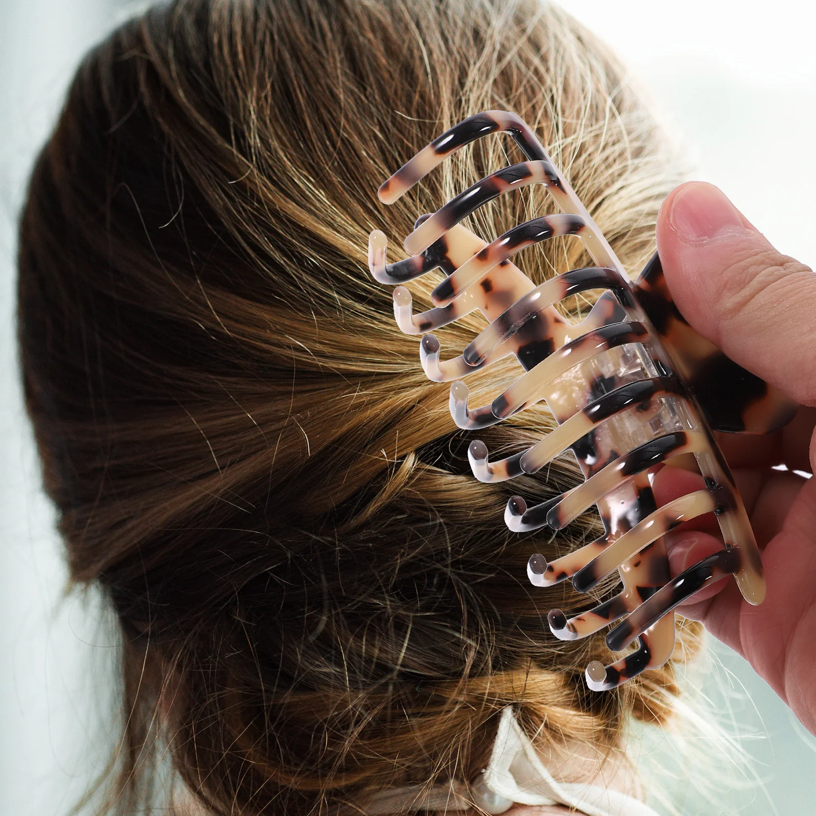 

2Pcs Fashion Hair Claw Clip Large Hair Clamp for Women Strong Grip Stylish Leopard Print Jaw Clip Daily Use Barrette