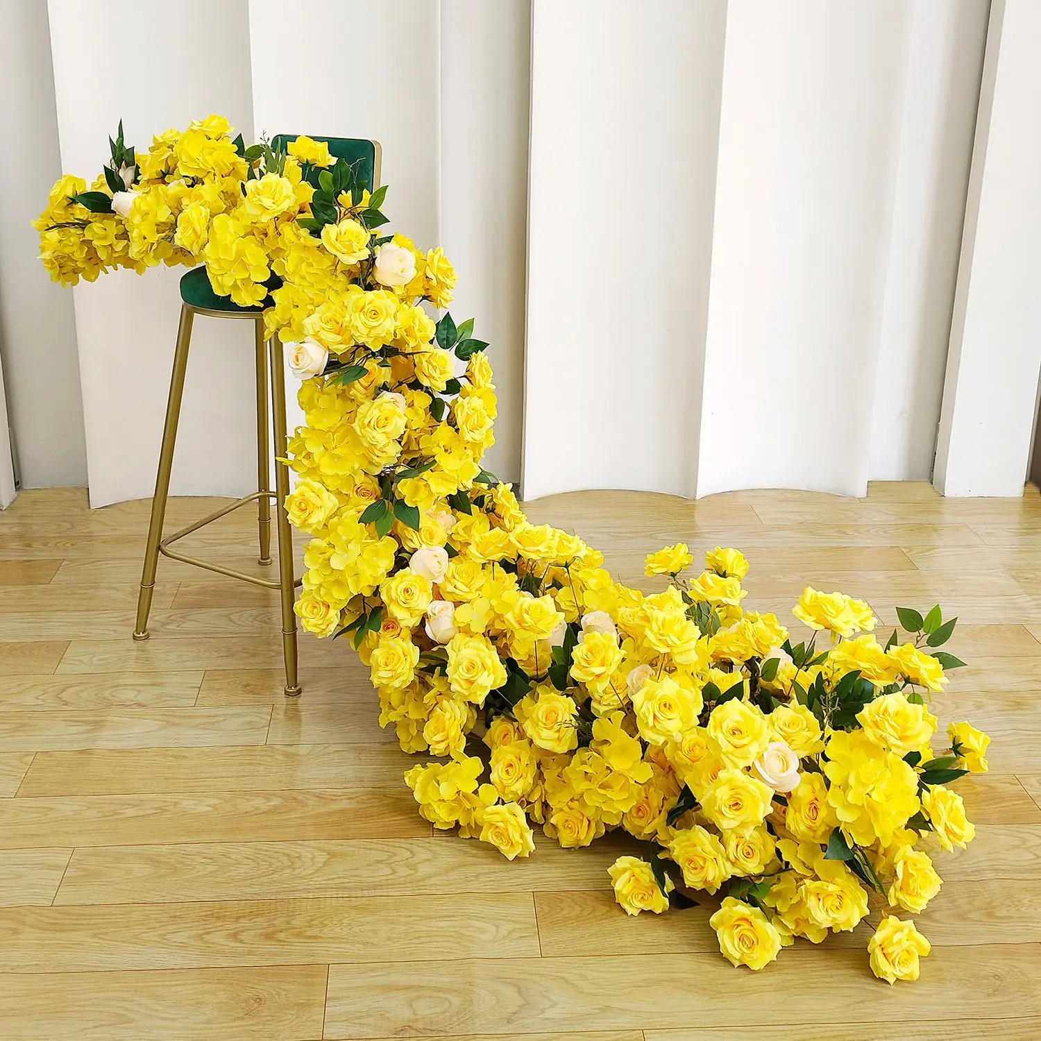 

Hotel decoration yellow strip table flower arrangement, wedding event ceremony birthday banquet simulation fake flower arrangeme