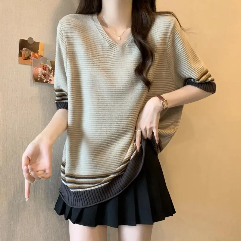 300 Catties Large Size Fat MM Retro V-neck Splicing Medium Length Loose Meat Cover Short Sleeve Ice Silk Knit Top for Women