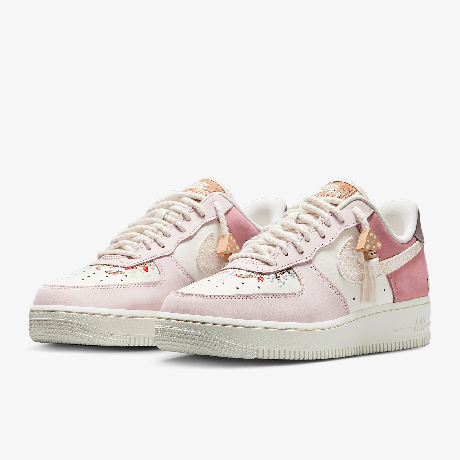 Официальные женские повседневные низкие кроссовки Nike Air Force 1 2025 IB8874-111