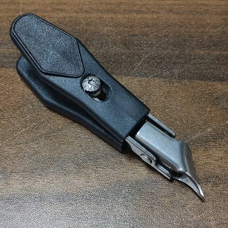 1pc Large Opening Angled Nail Clipper, Built-in Nail Nipper, Angled Sharp Blade, Sturdy Construction, for Thick&Deep-Grown Nails