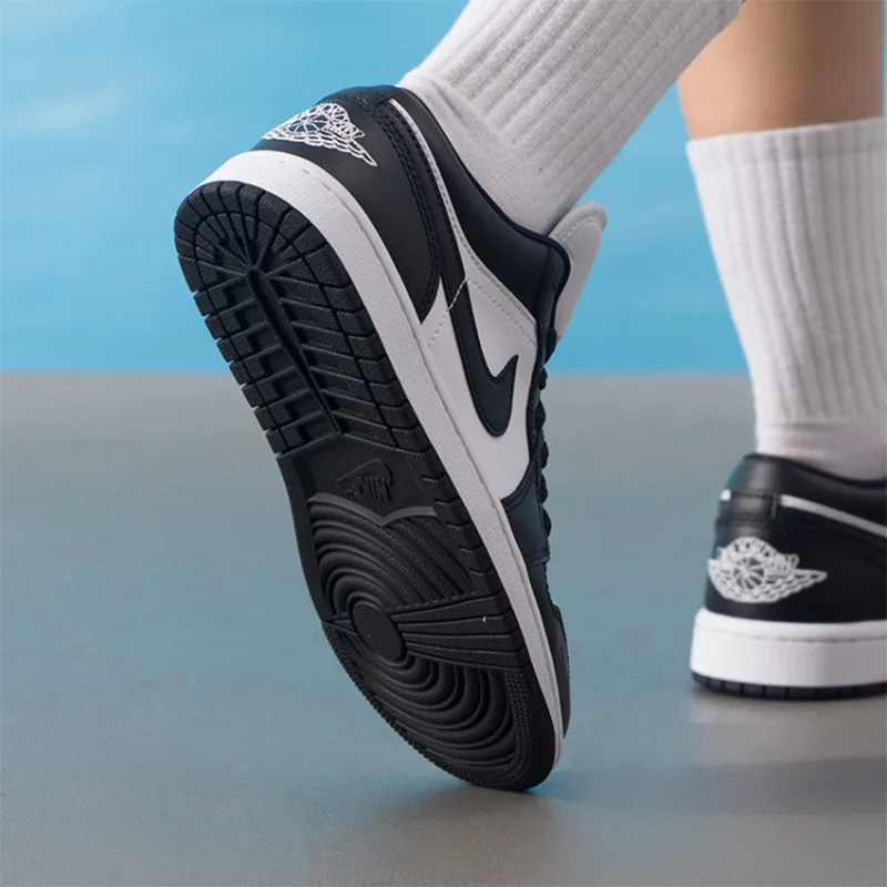 Nike Air Jordan 1 Low Black and White Low-top Casual Shoes with Anti-Slip and Wear-resistant Rubber Outsole DC0774-101 view 5