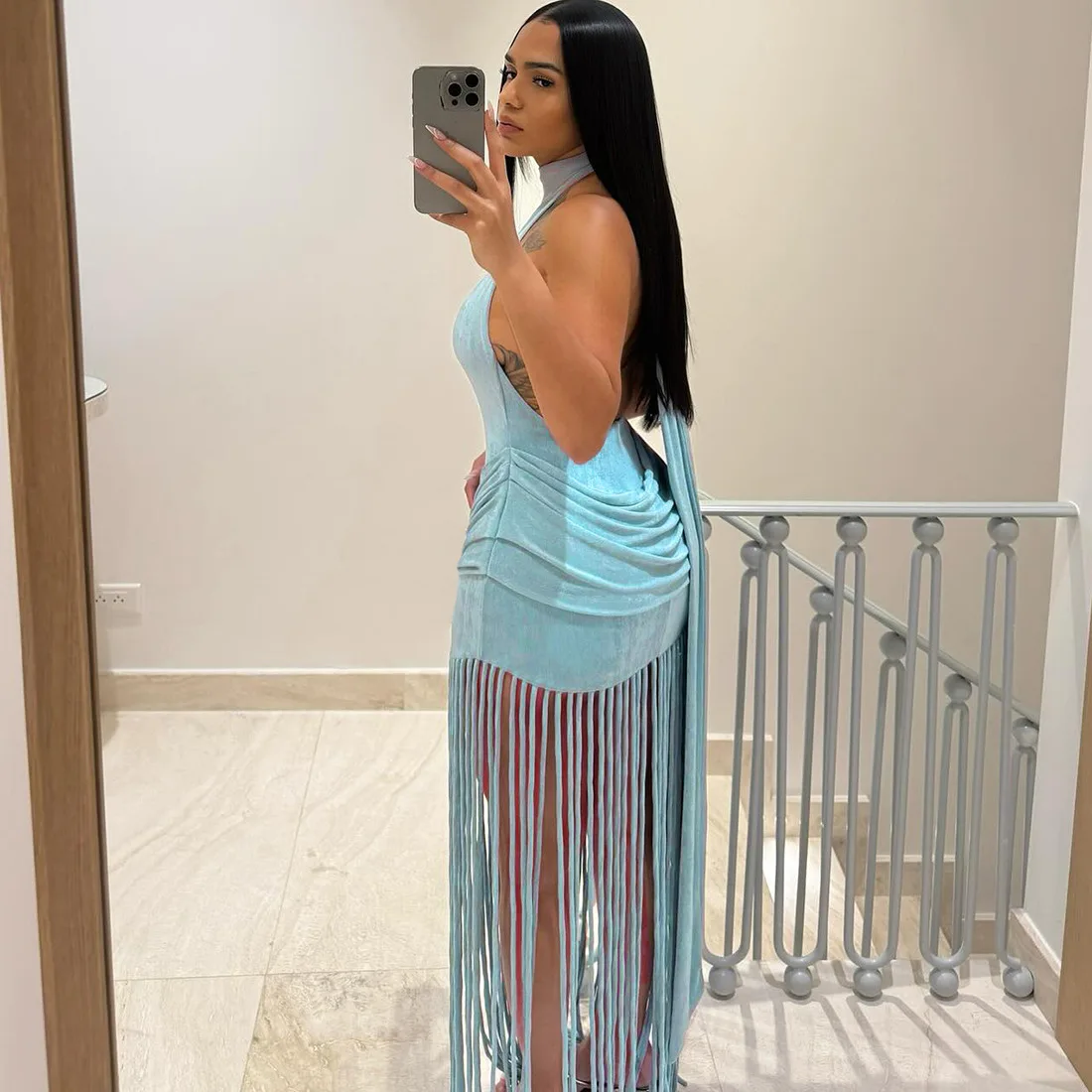 

Ladies' sleeveless backless long dress with long tassels and hips, solid color velvet slim dinner dress.