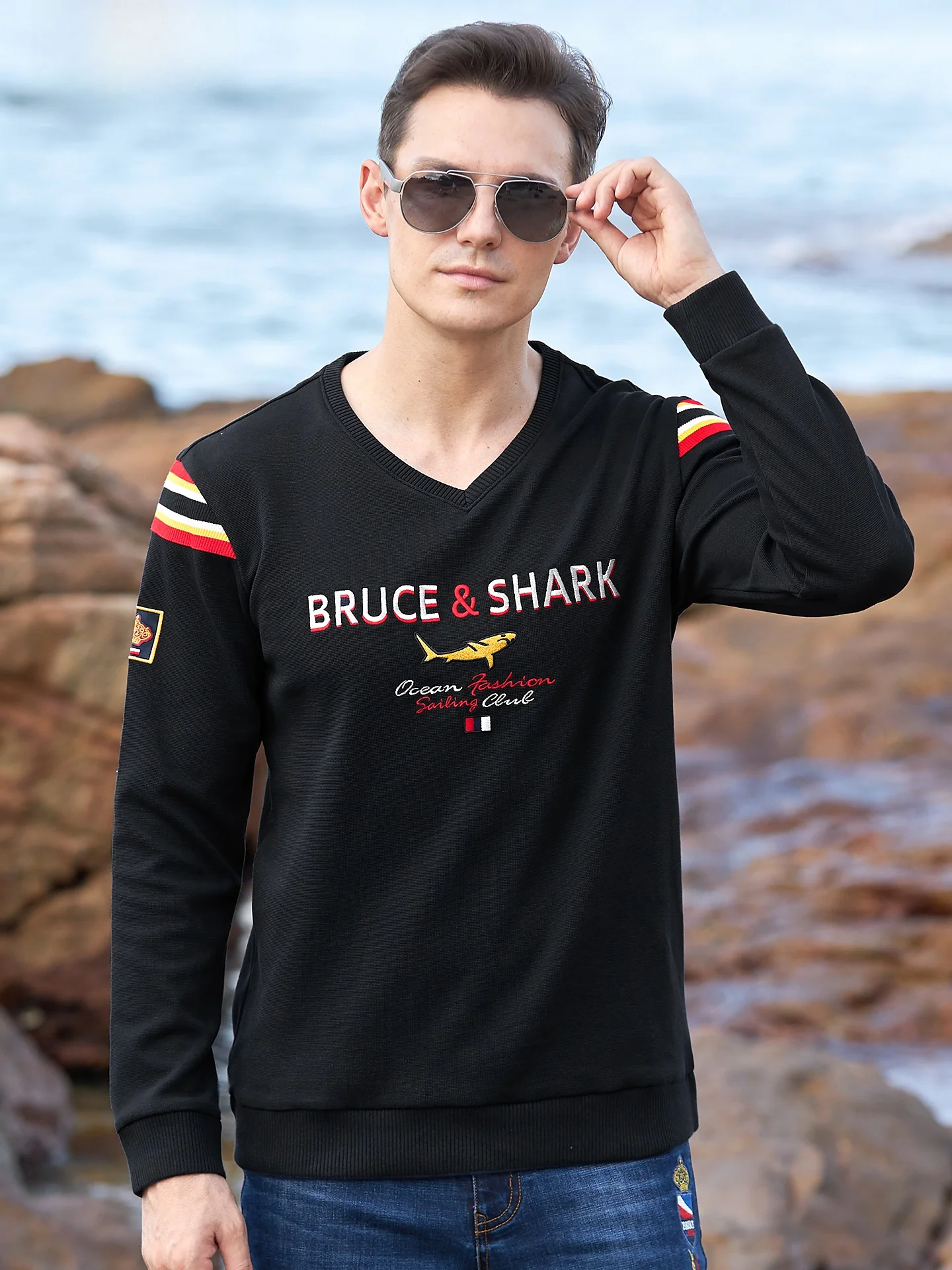 

Fall 2024 Men's Thi Knitted Long Sve Sweater Loose Base irt Faion Urban Sle Cotton Blend Fabric V-Ne Color