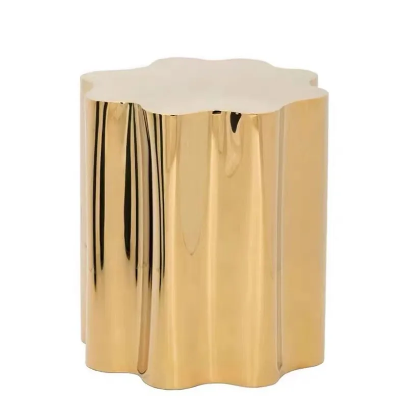 

Итальянский настенный роскошный чайный столик особой формы из нержавеющей стали, минималистичный Круглый матовый золотистый столик для дивана, новый дизайн