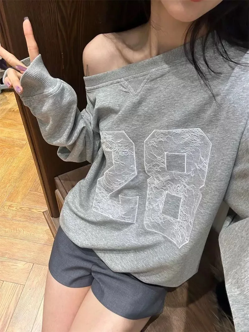 Relaxing And Lazy Feeling Sloping Shoulder Silhouette Lace Embroidery Hoodie Oversized Slimming Top