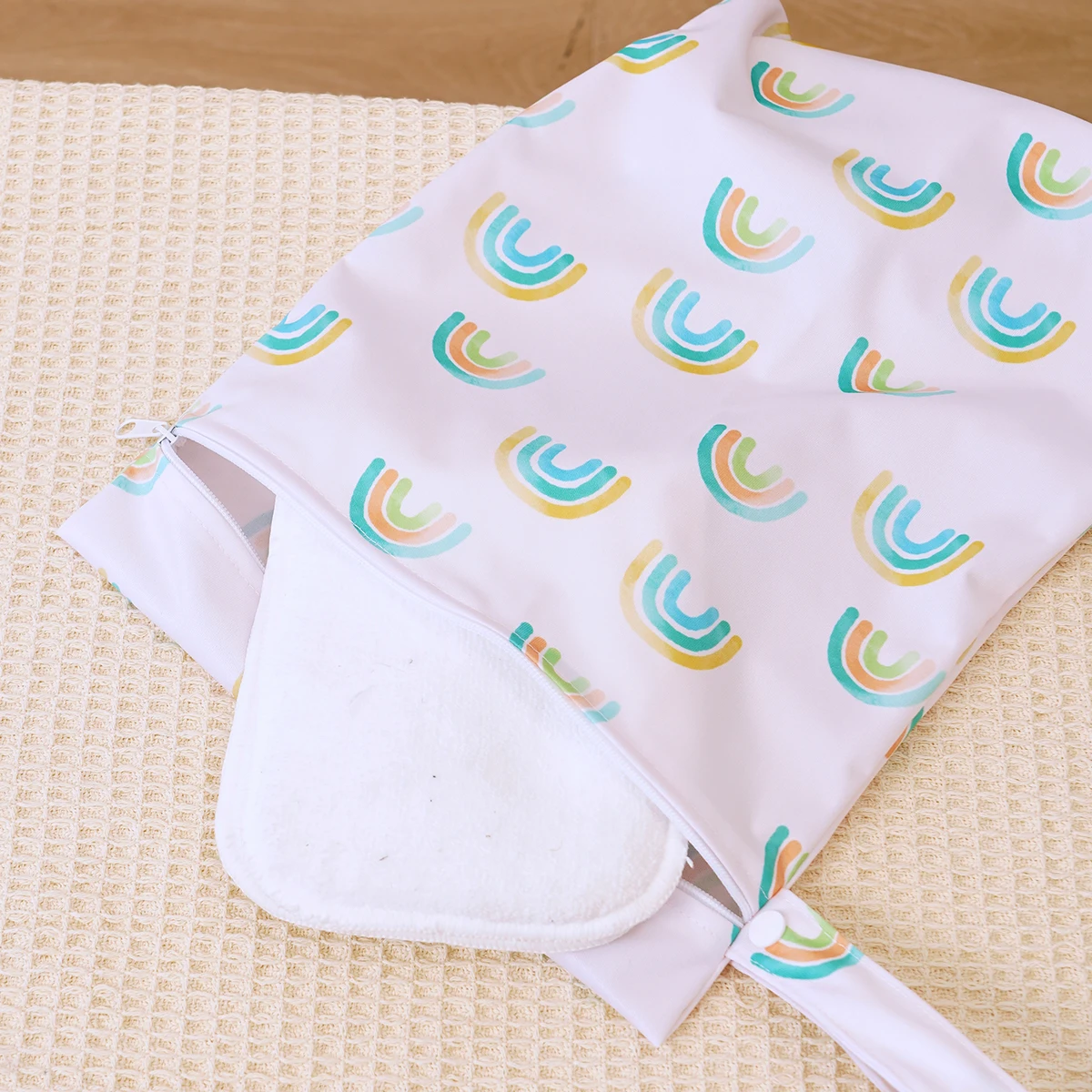 Elinfant 2 قطعة أكياس حفاظات مقاومة للماء حقيبة التخزين حقيبة جافة رطبة للشاطئ وحمام السباحة وصالة الألعاب الرياضية وحقيبة الحفاضات المحمولة