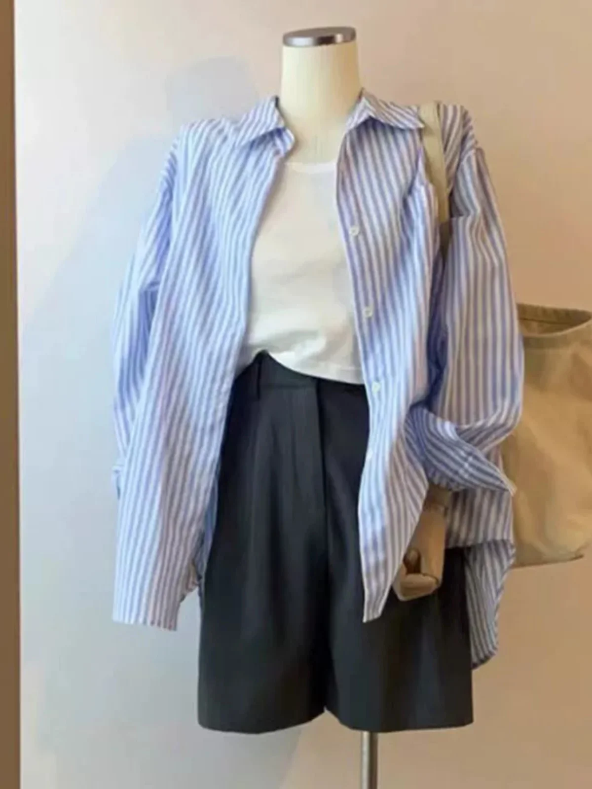 

Синяя полосатая свободная женская рубашка с длинным рукавом для весны и лета, в непринужденном стиле, модная верхняя одежда с воротником и пуговицами, премиум-качество