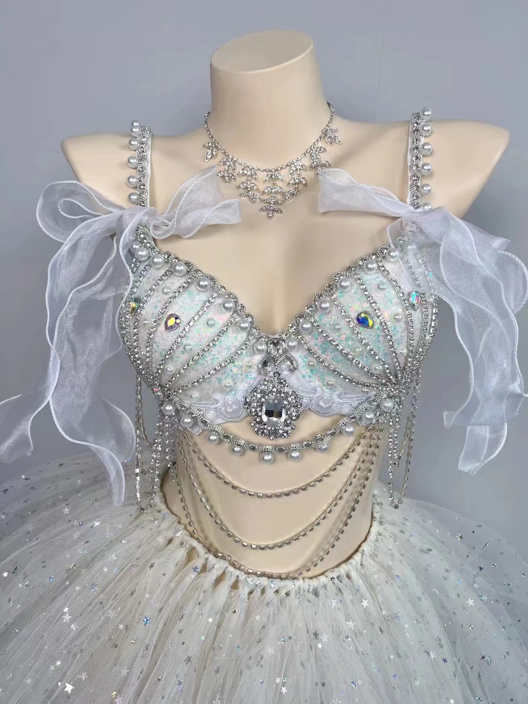 Shiny Pearl Rhinestones Shell Bra Gauze กระโปรงปาร์ตี้เทศกาลเสื้อผ้าเซ็กซี่ผู้หญิง Dancer เวทีสวมใส่ไนท์คลับเครื่องแต่งกาย