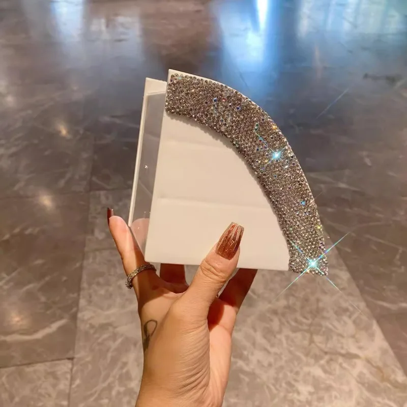 A Creative Diamond-encrusted Compartmentalized Storage Box For Light Luxury Desktop Makeup Brushes