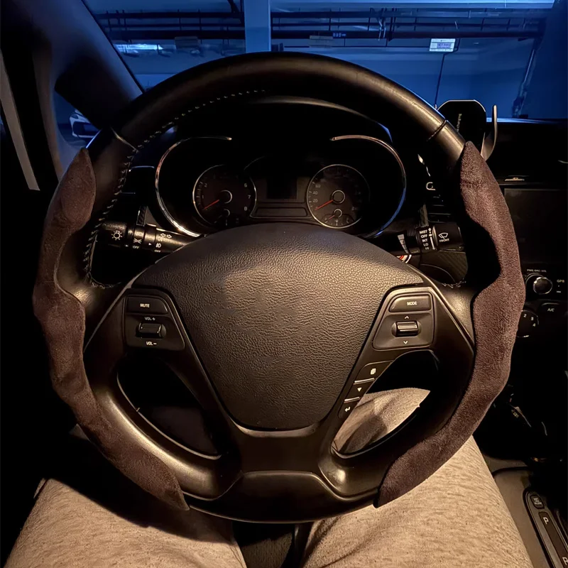 

Замшевый чехол на руль для Land Rover Defender Discovery Range Rover Sport Velar Evoque — нескользящий, впитывающий пот