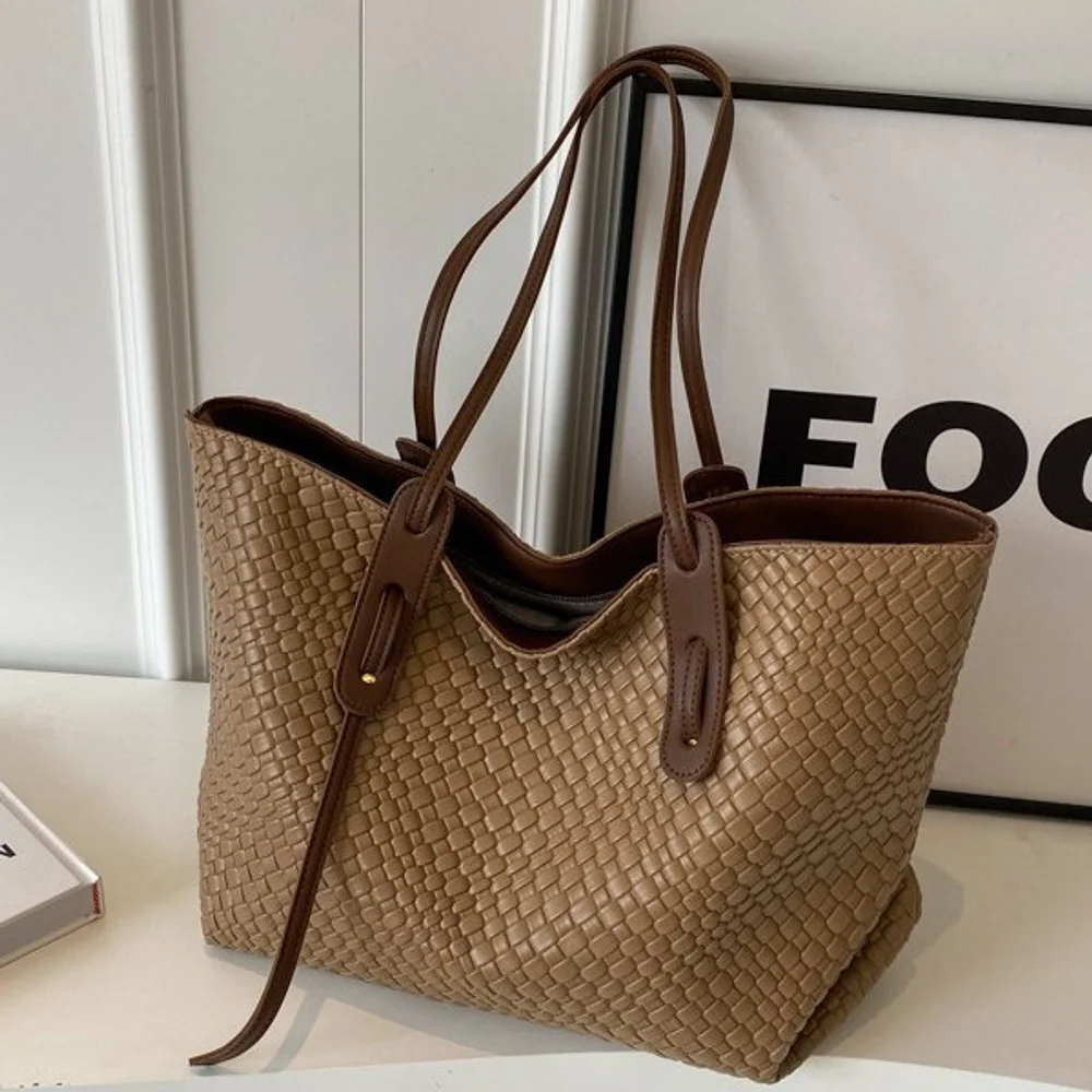 

2026 New Large Capacity Woven Bag Women's Versatile One Shoulder Underarm Bag Korean Edition Handheld Tote Bag
