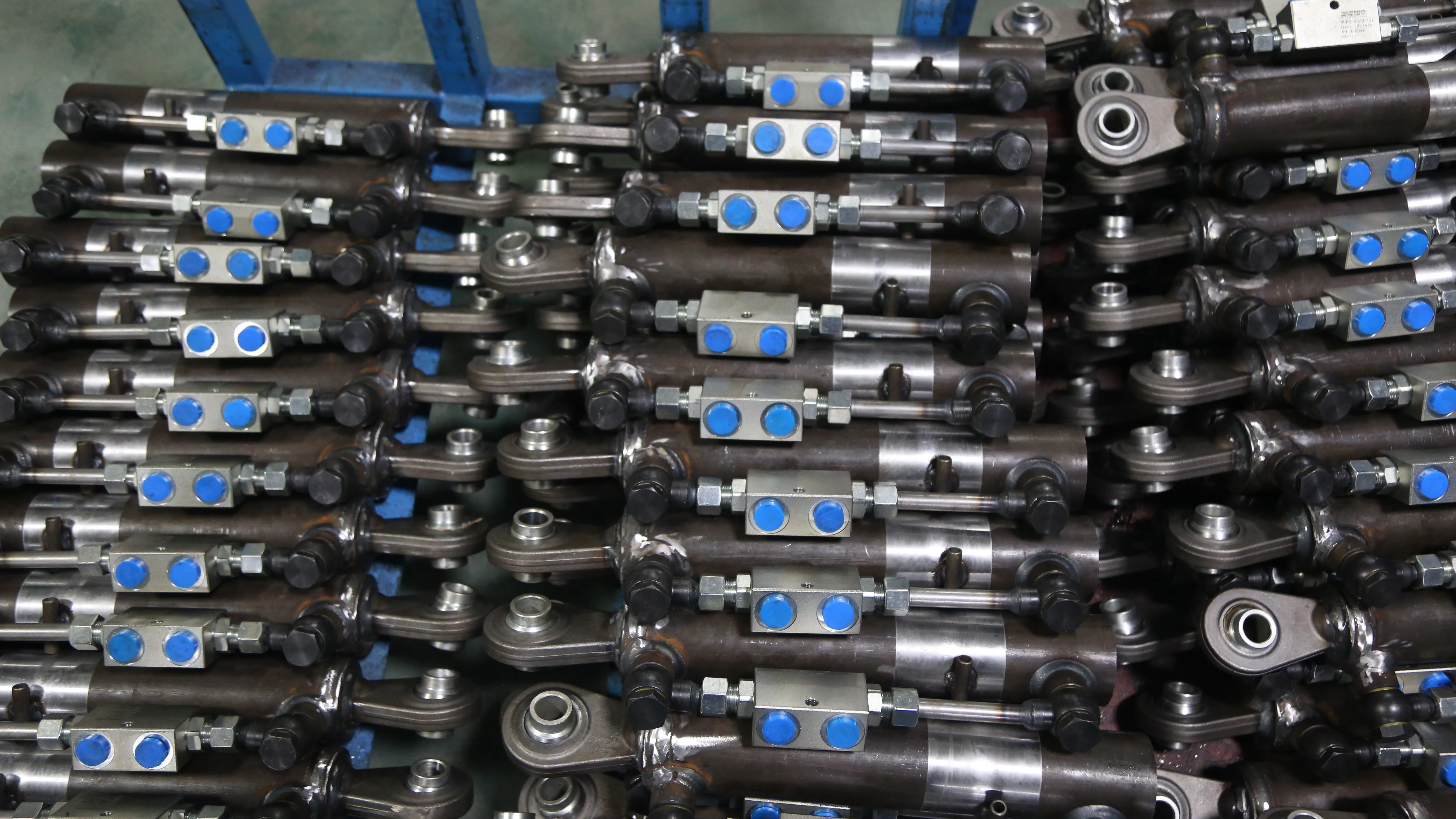 Space-Saving Ball Joint Hydraulic Cylinder, CE Certified Hard  Rod Piston Cylinder for Agricultural Machinery