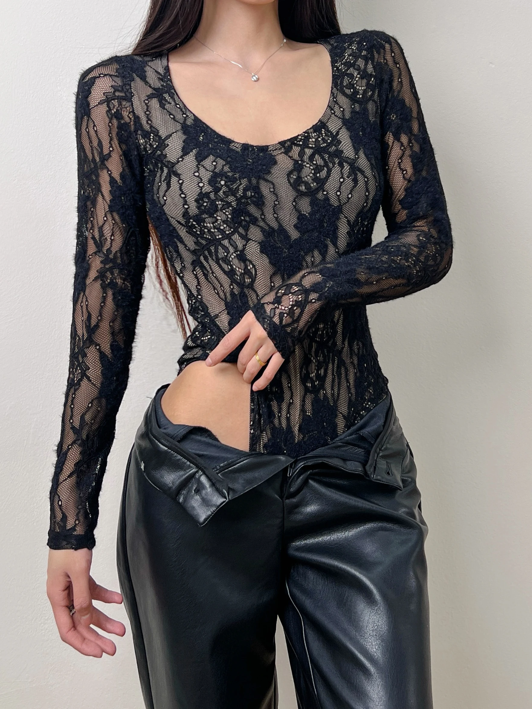 퓨어 디자이어 섹시 레이스 바디수트 여성용 로우 라운드 넥 롱 슬리브 홀로우 아웃 슬리밍 언더웨어 베이스 셔츠 출퇴근용 슬림 핏...