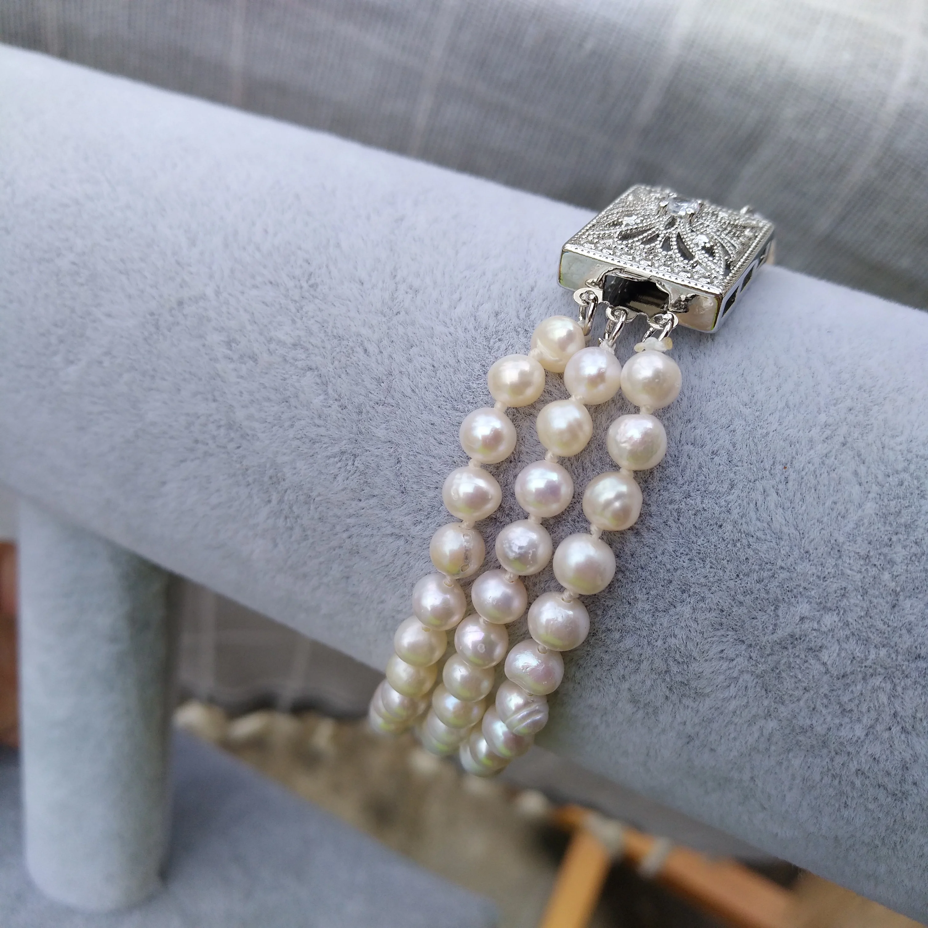Hot Sale 3row Natural AAA+ 5-6mm South Sea White Pearl Bracelet 7.5-8in Adorable
