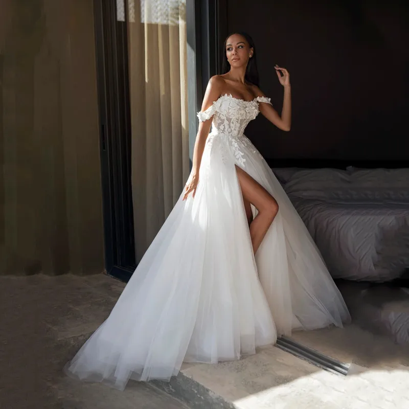 

Exquisite Strapless A-Line Wedding Dress Simple Lace Appliques Pleat Off Shoulder Gowns High Slit Backless Long Train Customized