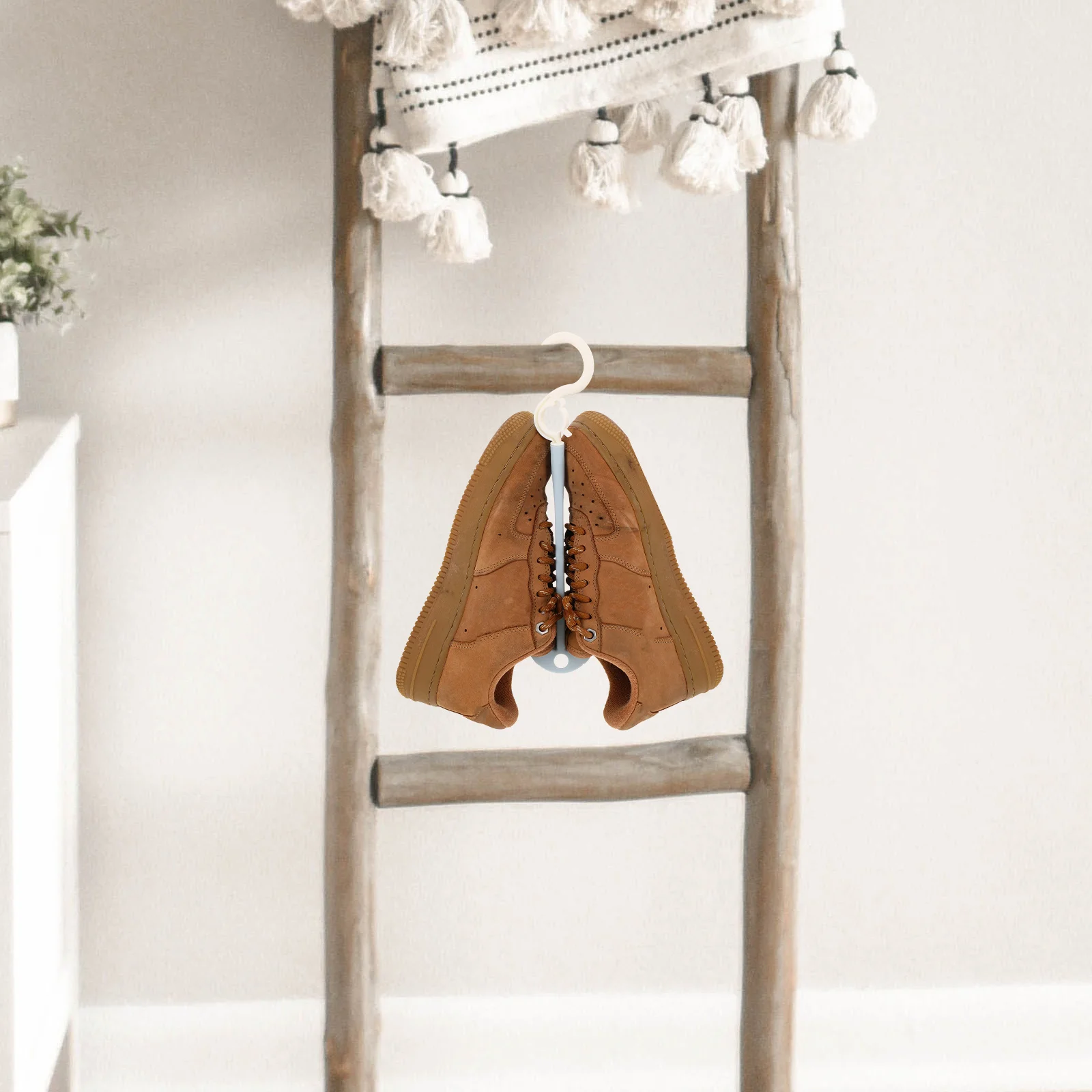 

4Pcs Shoe Drying Rack Plastic Hanging Organizer Compact Drying Shelf for Shoes Slippers Indoor Outdoor Space Saving Solution