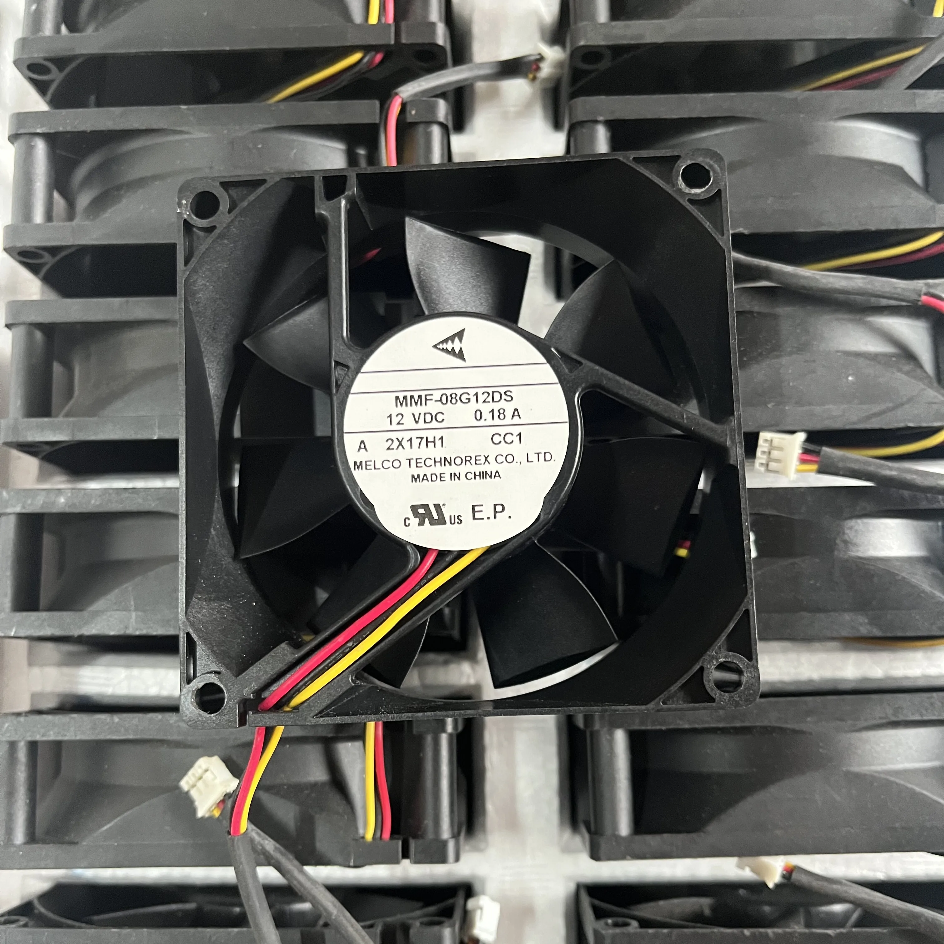 

MELCO MMF-08G12DS CC1 DC 12 В 0,18 А 80x80x25 мм 3-проводной вентилятор охлаждения корпуса