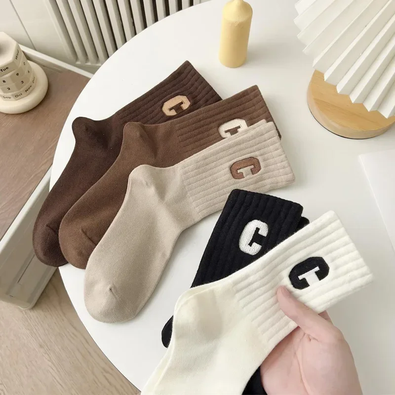 5 pares de calcetines de alta calidad para mujer, calcetines deportivos de longitud media con alfabeto Maillard, calcetines deportivos de temporada INS, calcetines de tendencia para mujer