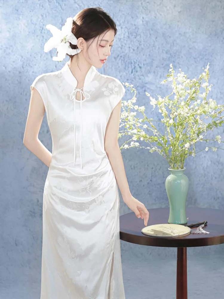 

2026 New Style Studio Chinese National Style Small Audience Personality Portrait Art Photo Clothing Vintage Elegance