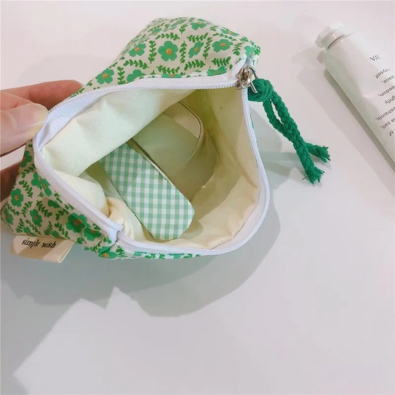 Fresh Floral Cotton Mini Coin Purse, Portable Cloth Storage Pouch, Multi‑use Bag for Sanitary Pads and Earphones