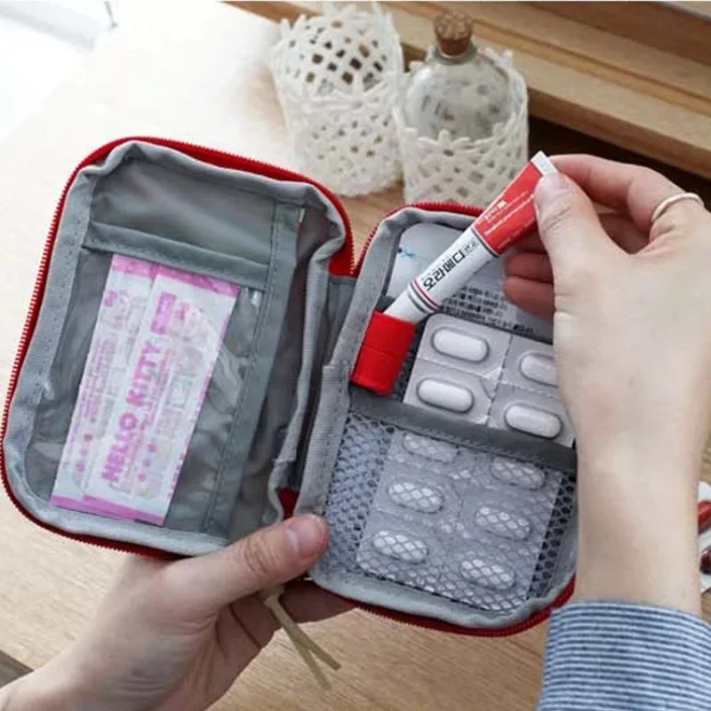 

Portable Mini Medicine Storage Bag, Useful Emergency Survival Bag, Pill Case for Travel, Outdoor, Camping First Aid